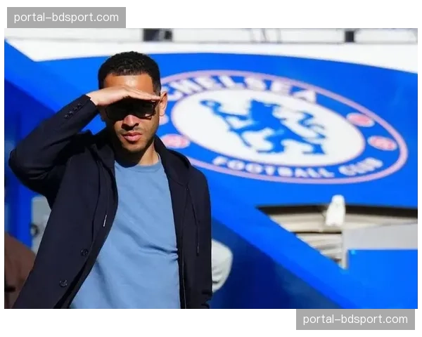 切尔西布莱顿比赛中场休息，球迷抗议球队近期糟糕表现